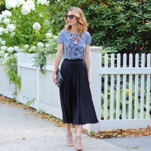 💫New with Tags!🏷J Crew Navy Pleated Midi Skirt